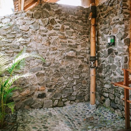 Baha Baha Villas West Sumbawa Yoyos Sekongkang Exterior foto